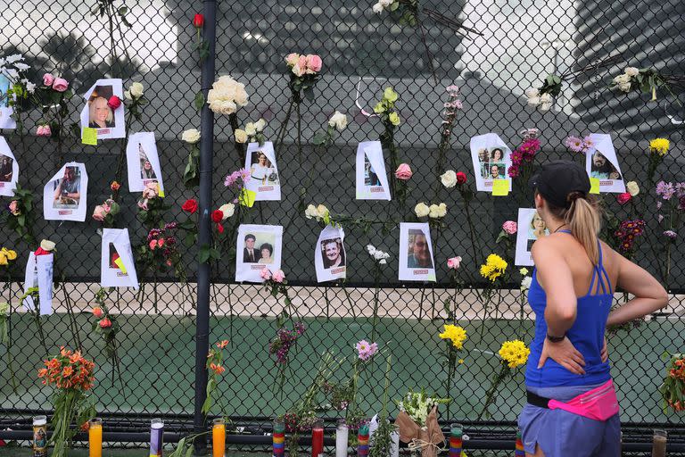 Un altar improvisado se levantó en el lugar de la tragedia, pero luego debió ser removido por la llegada de la temporada de huracanes