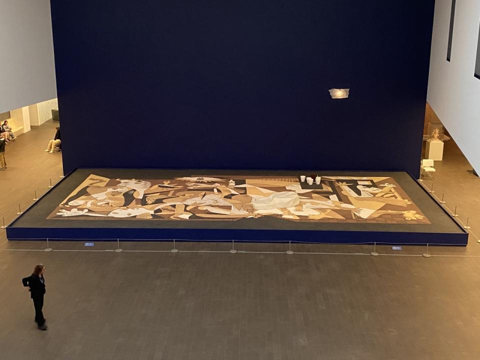 李明維在美首次大型個展《心之所繫》，2月17日於舊金山笛洋美術館揭幕。圖為李明維《如沙的格爾尼卡》2006年迄今。(Photo Courtesy of LEE Studio李工作室提供)