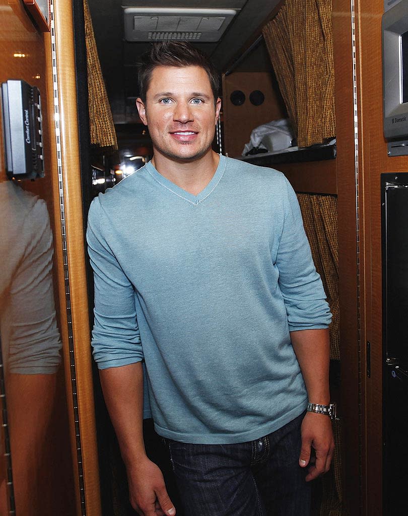 Lachey Nick Tour Bus