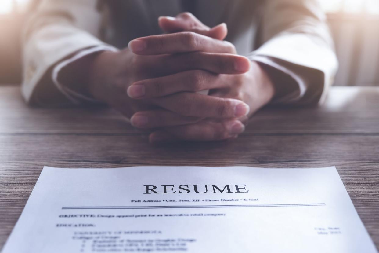 hr audit resume applicant paper and interview to applicant for selection human resource to company.