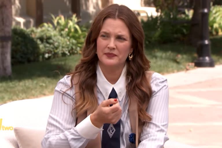 El llanto de Drew Barrymore al visitar la clínica psiquiátrica en donde estuvo internada a los 13 años