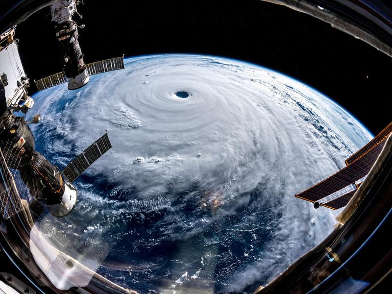 從外太空拍攝潭美颱風。