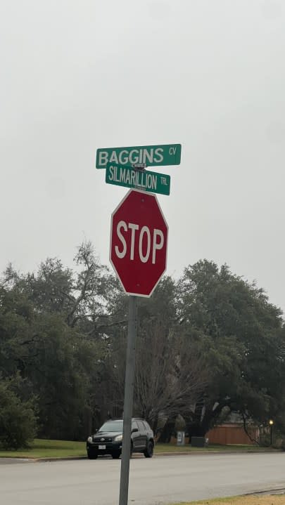 A few blocks in Shady Hollow in south Austin have Lord of the Rings-themed street signs | Andy Way/KXAN News