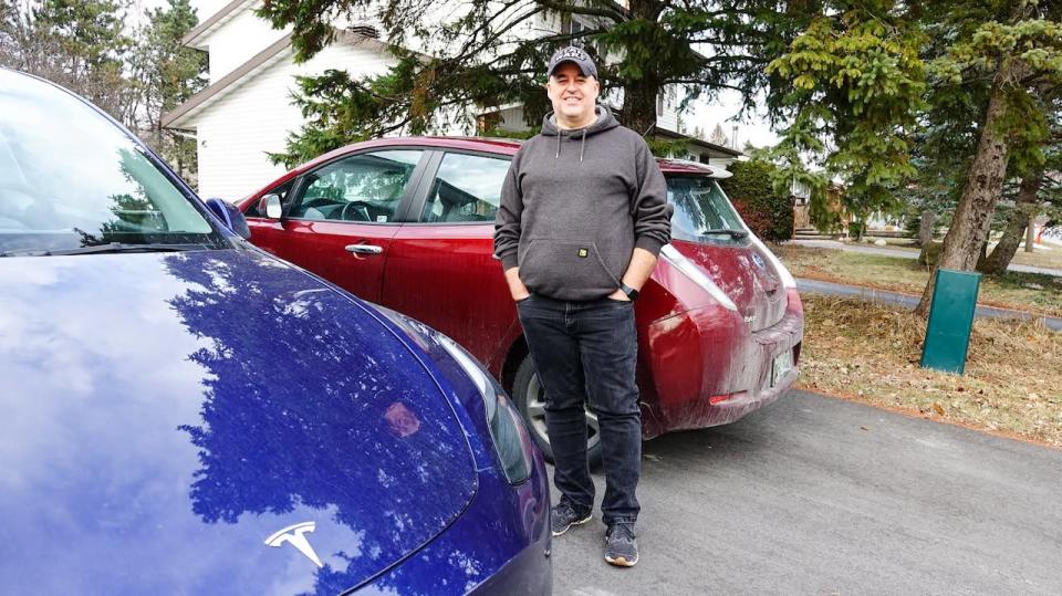 IT worker Alain Hamel said he felt abandonned by Nissan when he learned the company wouldn't and then couldn't supply a replacement battery.