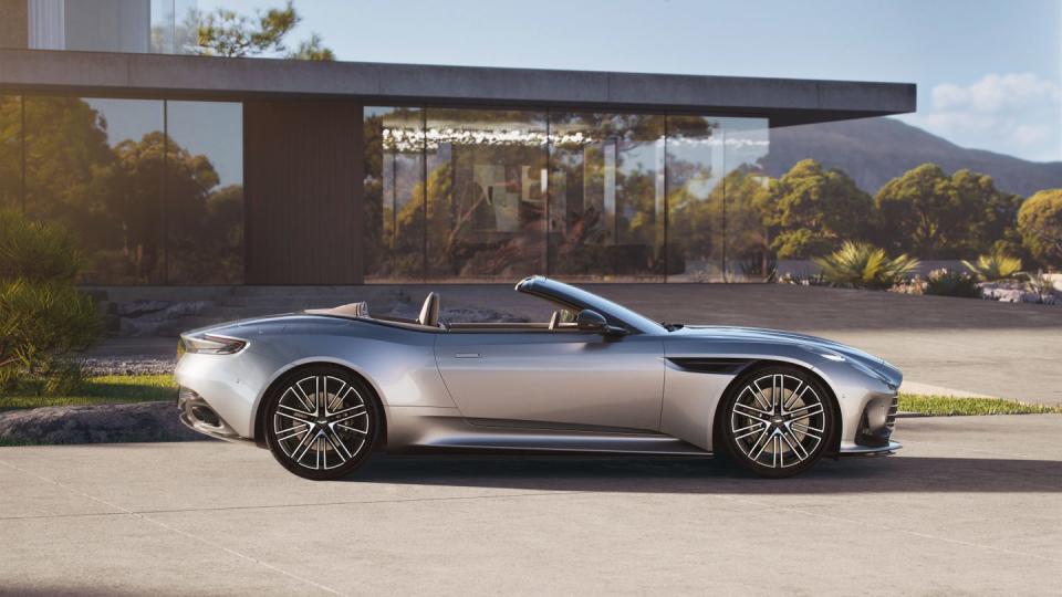 2024 aston martin db12 volante