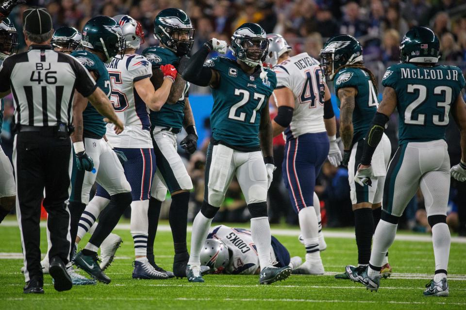 Philadelphia's Malcolm Jenkins celebrates a big tackle Sunday at US Bank Stadium.