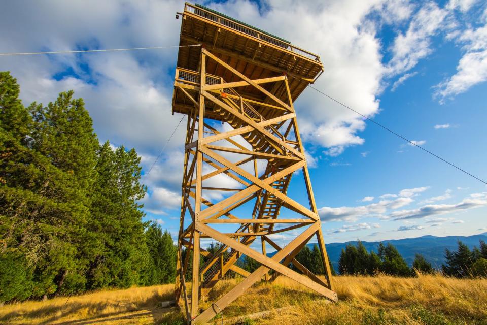 oregon airbnb view from bottom of tower