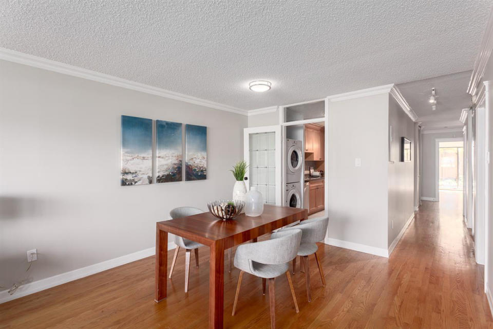 <p><a rel="nofollow noopener" href="https://www.zoocasa.com/vancouver-bc-real-estate/5323035-1038-ironwork-passage-vancouver-bc-v6h3p1-r2271566" target="_blank" data-ylk="slk:1038 Ironwork Passage, Vancouver, B.C.;elm:context_link;itc:0;sec:content-canvas" class="link ">1038 Ironwork Passage, Vancouver, B.C.</a><br> The condo townhouse has in-suite laundry, storage outside, and is pet friendly.<br> (Photo: Zoocasa) </p>