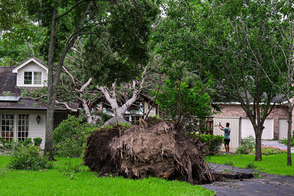 Image: Four Dead And Major Damage After Severe Storm Hits Houston Overnight (Logan Riely / Getty Images)