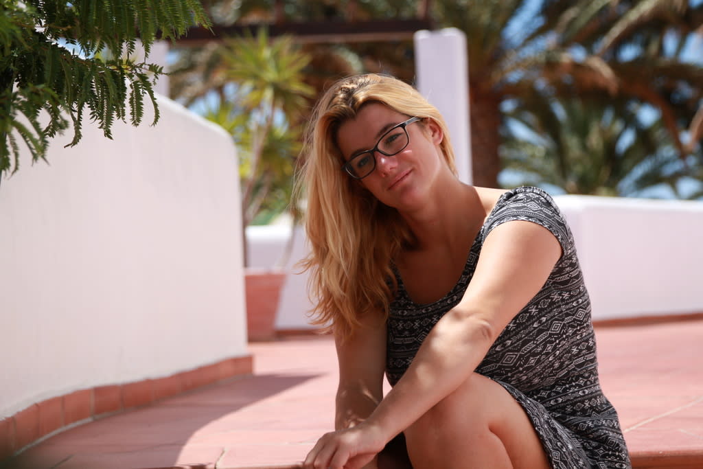 Corinne arbeitet als Kinderbetreuerin in einem Ferienclub auf Fuerteventura. Nach fast vier Jahren sucht Corinne nach neuen Herausforderungen, sie hat den Entschluss gefasst die Insel zu verlassen. Foto: ZDF / Tobias Tempel