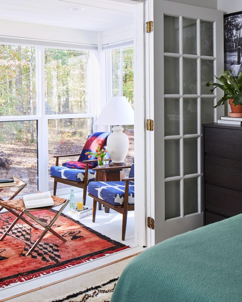 Alabama Cabin Sunroom with Floor the Ceiling Windows