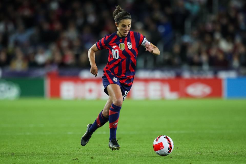 Carli Lloyd sorgte im US-Dress zwischen 2005 und 2021 für die besonderen Momente auf dem Platz. Ihre Tore sicherten der US-Nationalmannschaft neben zwei Olympia-Siegen (2008 und 2012) auch den WM-Titel 2015. Unvergessen bleibt Lloyds Treffer von der Mittellinie im WM-Finale 2015. Als die Stürmerin 2021 ihre Karriere beendete, standen in ihrer Vita 316 Länderspieleinsätze. (Bild: Getty Images / David Berding)