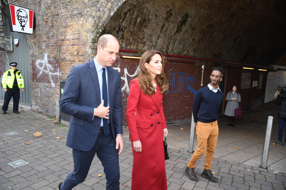 LONDON, ENGLAND - OCTOBER 20: Prince William, Duke of Cambridge and Catherine, Duchess of Cambridge visit the launch of the Hold Still campaign at Waterloo Station on October 20, 2020 in London, England. (Photo by Jeremy Selwyn - WPA Pool/Getty Images)