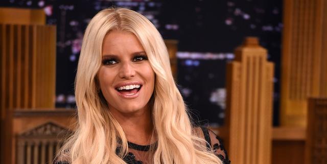 Jessica Simpson Gets Soused!