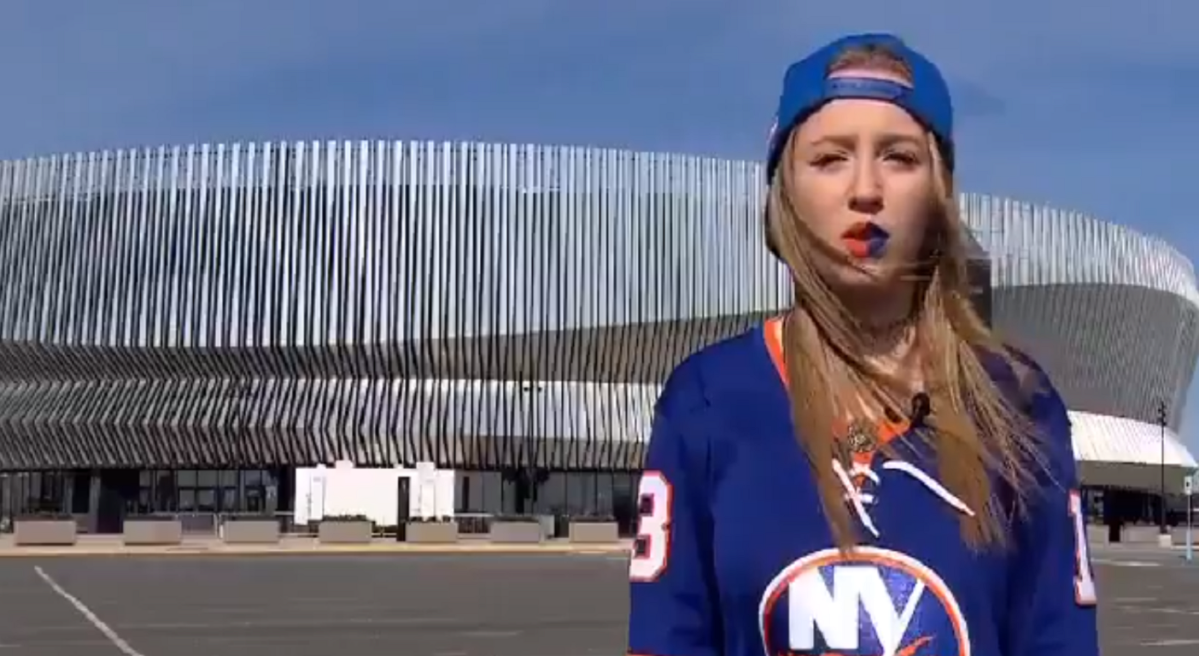 Islanders fans aren't too happy about the Tavares pajama photo : r