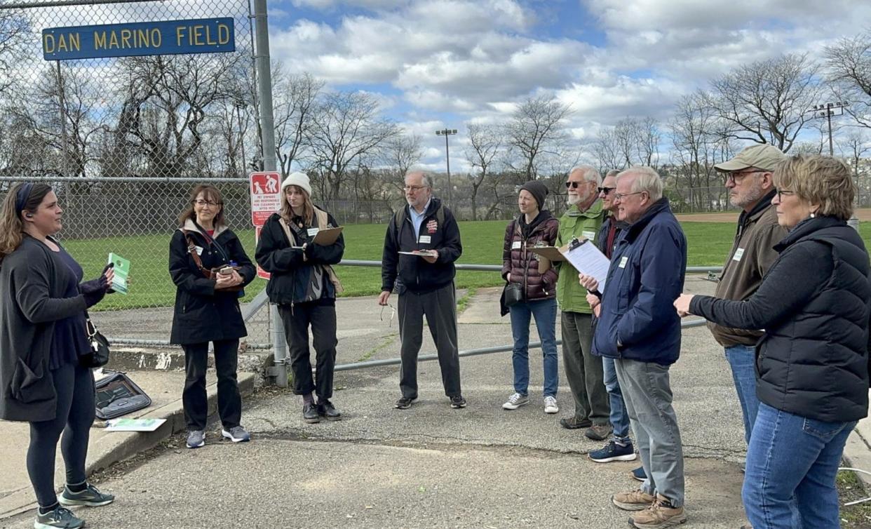 PHOTO: Environmental Voter Project volunteer Emily Church leads a training on canvassing in Pittsburgh, PA. (Julia Cherner/ABC News)