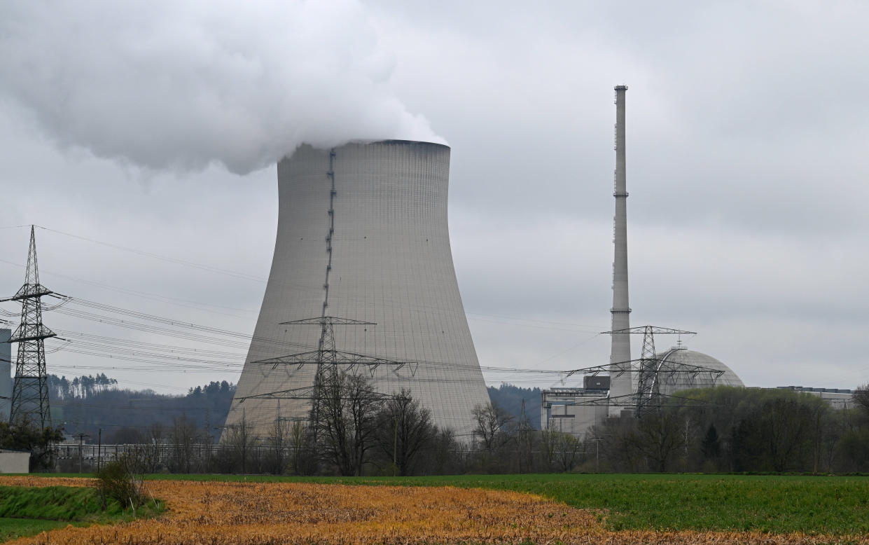 La centrale nucléaire Isar à Essenbach, dans le sud de l’Allemagne, a été mise à l’arrêt ce samedi 15 avril. 