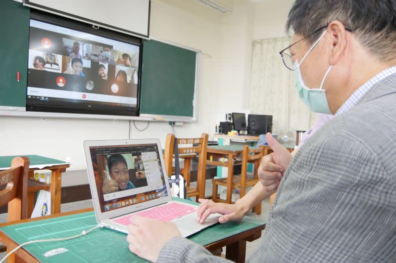 ▲2020年台灣宣布疫情三級警戒後，學生被迫在家中學習，線上教育因此受到重視。（圖／資料照）
