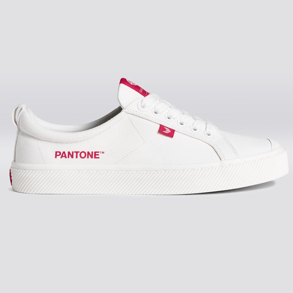 pantone cariuma white sneaker