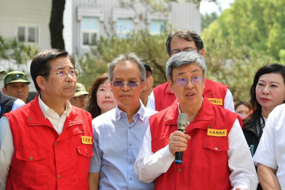 行政院長陳建仁昨日前往花蓮視察災後狀況。   圖：行政院提供