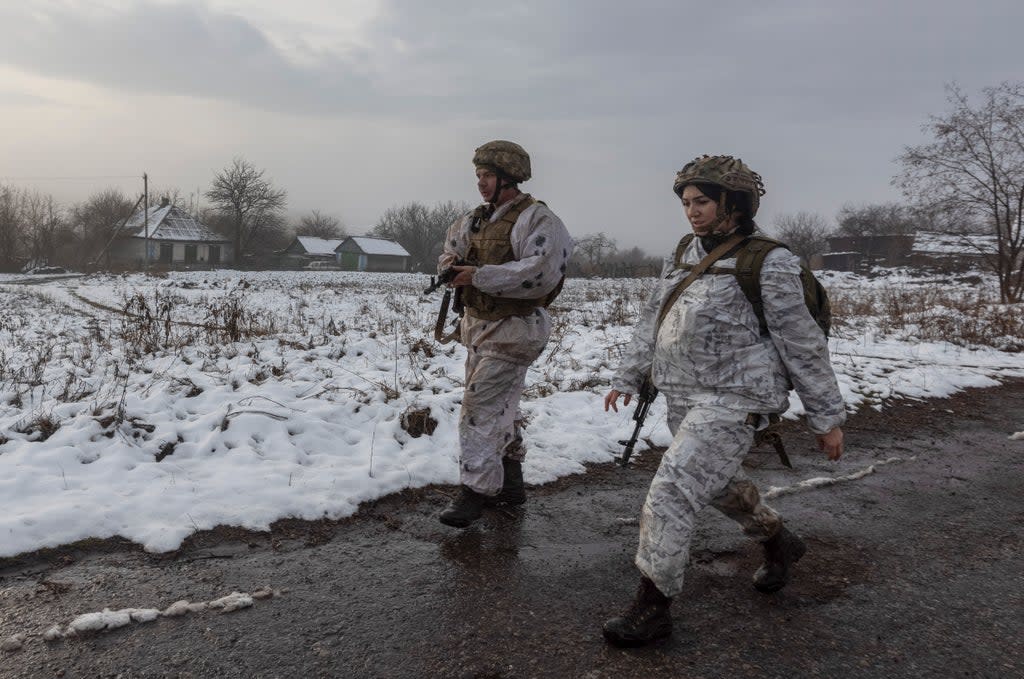 Ukrainian soldiers walk at the line of separation from pro-Russian rebels near Katerinivka, Donetsk region (AP) (AP)