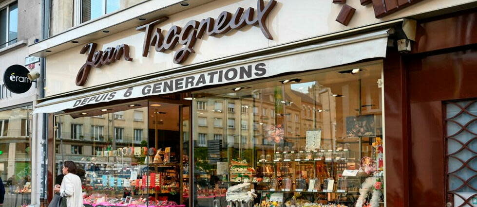 Selon son avocat, Jean-Baptiste Trogneux voulait défendre la vitrine de son magasin.  - Credit:DENIS CHARLET / AFP