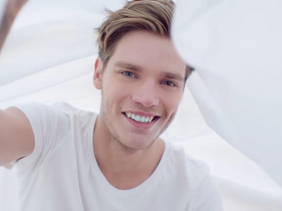 Dominic Sherwood in Taylor Swift's music video for "Style."