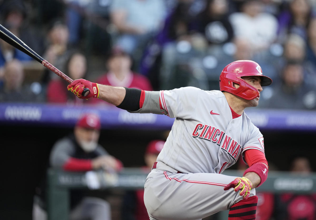 Joey Votto homers, has 3 RBIs in return as Reds win 9th straight