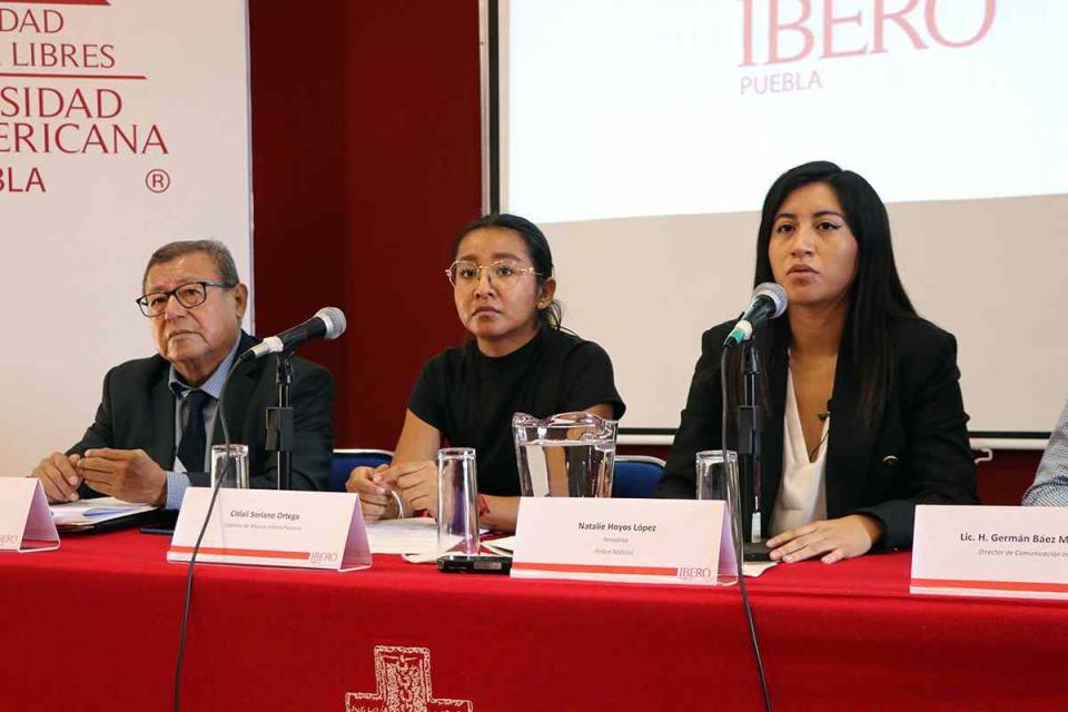 Natalie Hoyos López durante una conferencia en la Universidad Iberoamericana de Puebla. Foto: IBERO Puebla