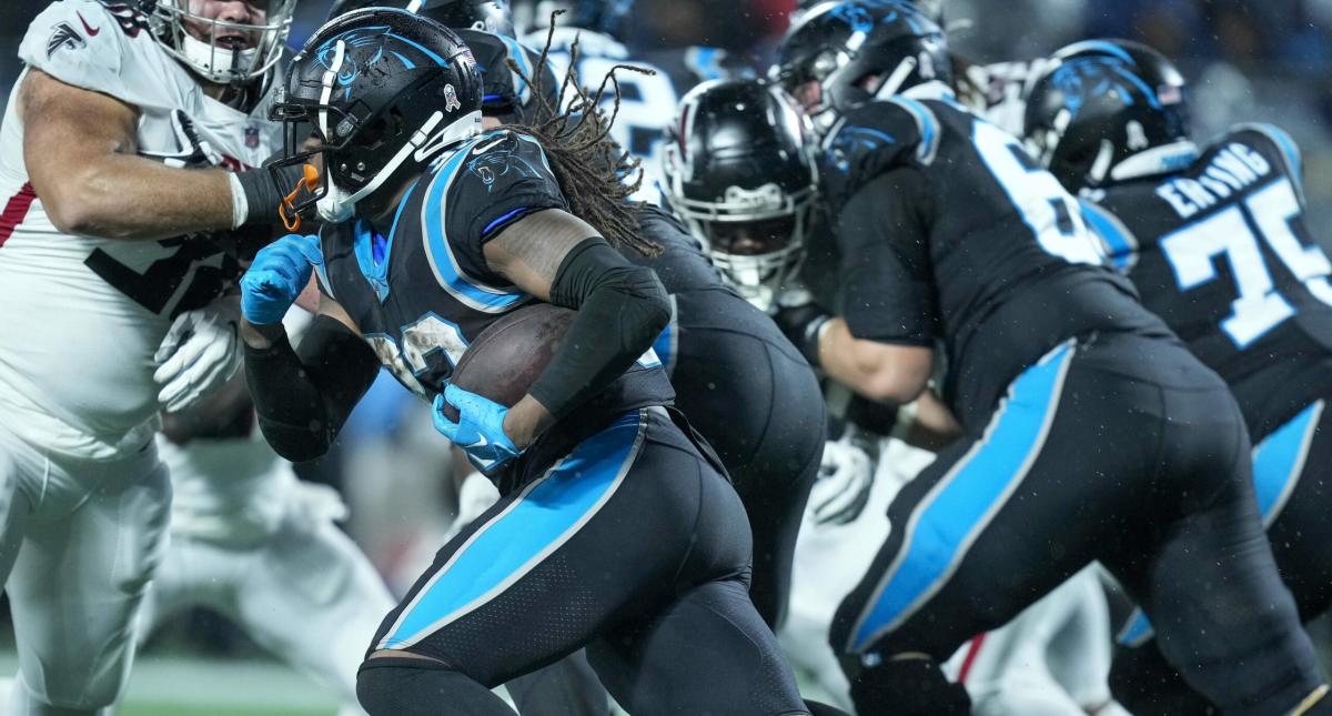 D'Onta Foreman boosts Panthers run game in win over Bucs