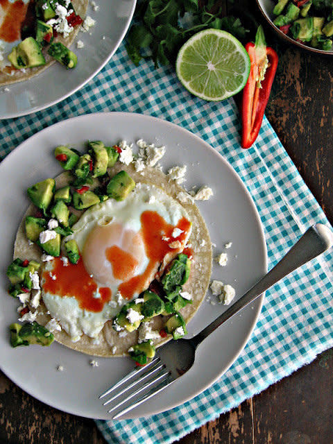 <strong>Get the <a href="http://www.sweetsugarbean.com/2012/03/just-waking-up-breakfast-tacos-with.html" target="_blank">Breakfast Tacos with Avocado Salsa recipe from SweetSugarBean</a></strong>