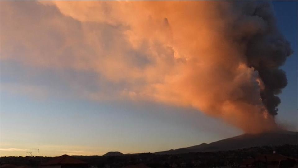 義大利埃特納火山噴發 卡塔尼亞機場臨時關閉