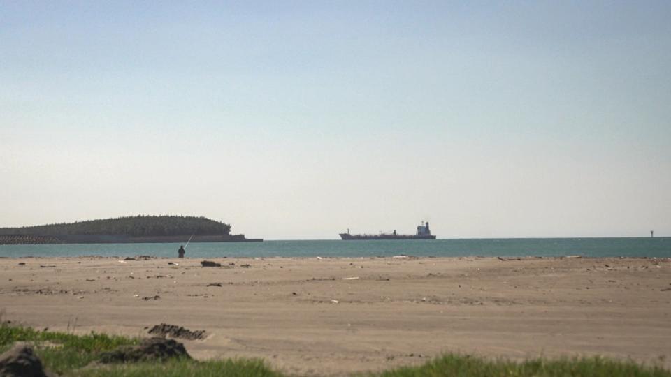 The beach in Wazihwei, Taiwan sits nearby the port of Taiwan. Capturing the port would allow Chinese forces to unload troops and equipment within an hour of the capital’s key sites, like the President’s Office.  