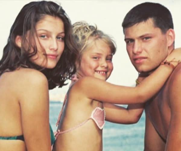 Laetitia, Marie-Ange et Jean-Baptiste Casta