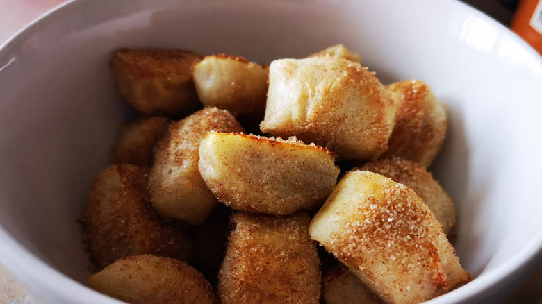 Cinnamon sugar pretzel bites bowl