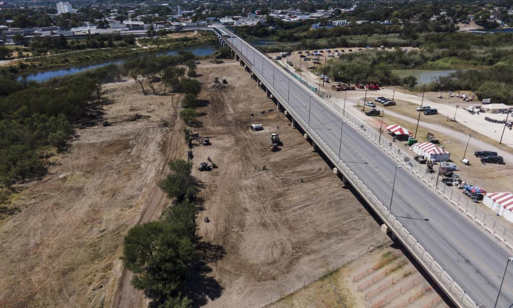 <span>Photograph: Julio Cortez/AP</span>