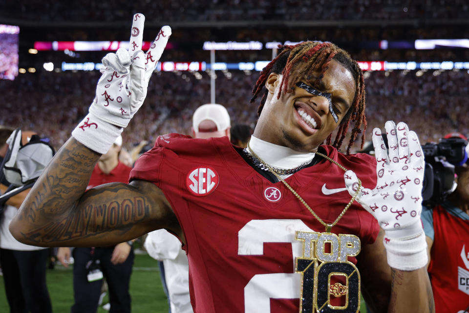 Ryan Williams, 17, celebrates the win. (Todd Kirkland/Getty Images)