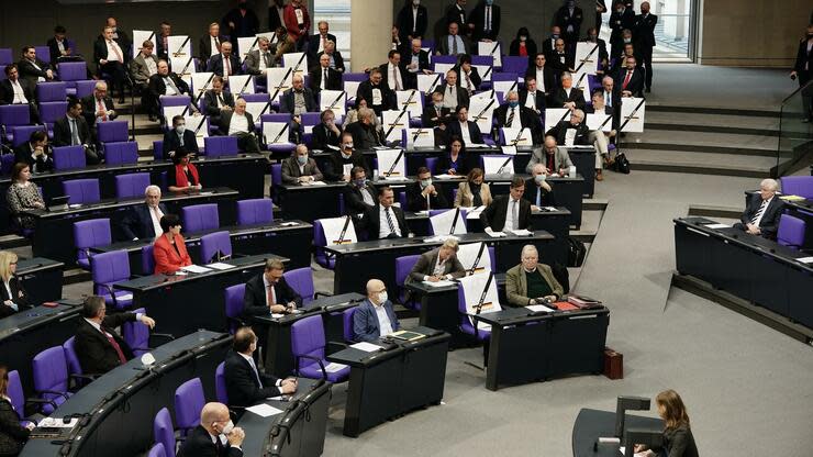 Proteste in Reihen der AfD-Fraktion. Foto: dpa