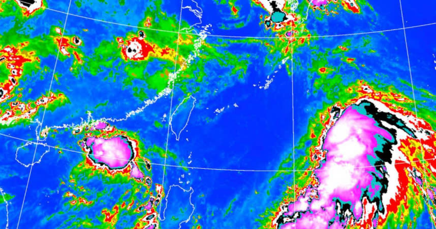 烟花颱風路徑直接侵台路徑數目較原模擬增多，顯示侵台機率略提高。（圖／中央氣象局）