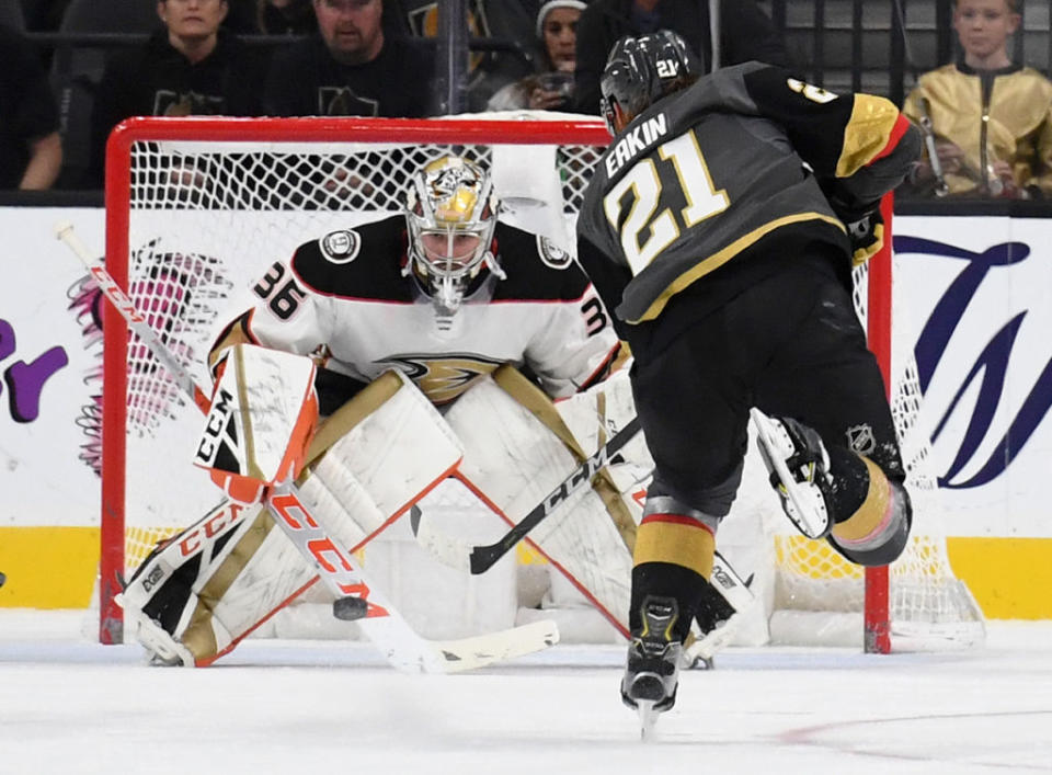 John Gibson is the Anaheim Ducks. (Getty)