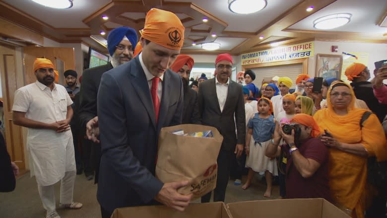 Prime minister visits Edmonton temple ahead of infrastructure announcements