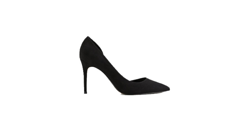 Asymmetric stiletto shoes 