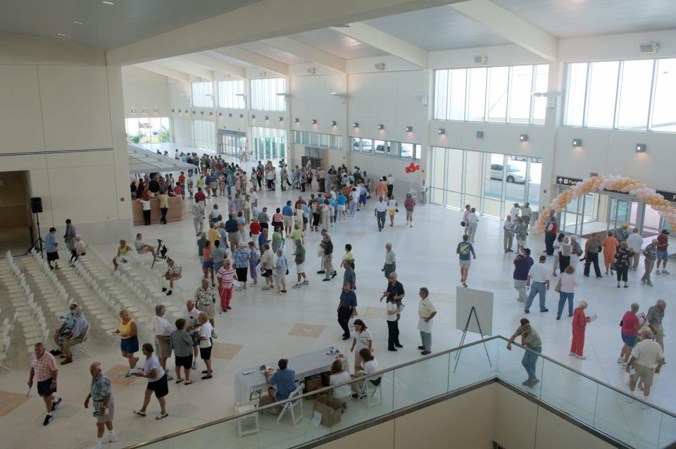 Prior to the new RSW opening in 2005, there was an open house for the public.