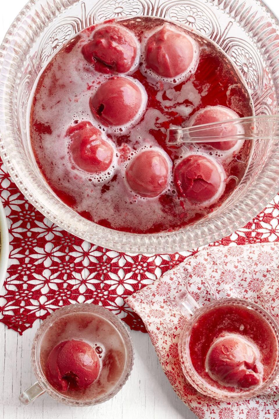 Everyone Can Sip and Enjoy These Festive Christmas Drinks