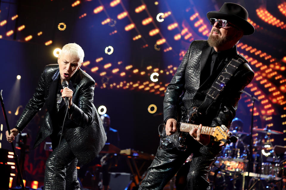 Annie Lennox and Dave Stewart of Eurythmics perform onstage during the 37th Annual Rock & Roll Hall of Fame Induction Ceremony. (Photo: Theo Wargo/Getty Images for the Rock & Roll Hall of Fame)