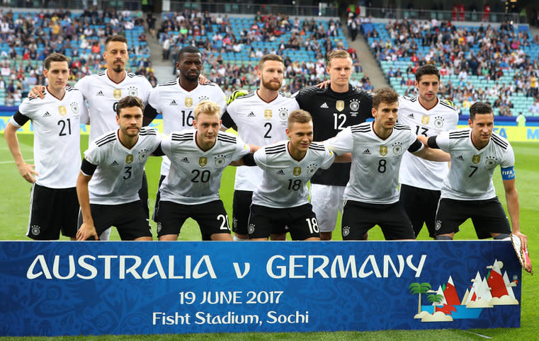 Weltmeister Deutschland ist mit einem Sieg in den FIFA Confederations Cup gestartet. In Sotschi feiert die Mannschaft von Bundestrainer Joachim Löw einen 3:2 (2:1)-Sieg gegen Australien. Die SPORT1-Einzelkritik