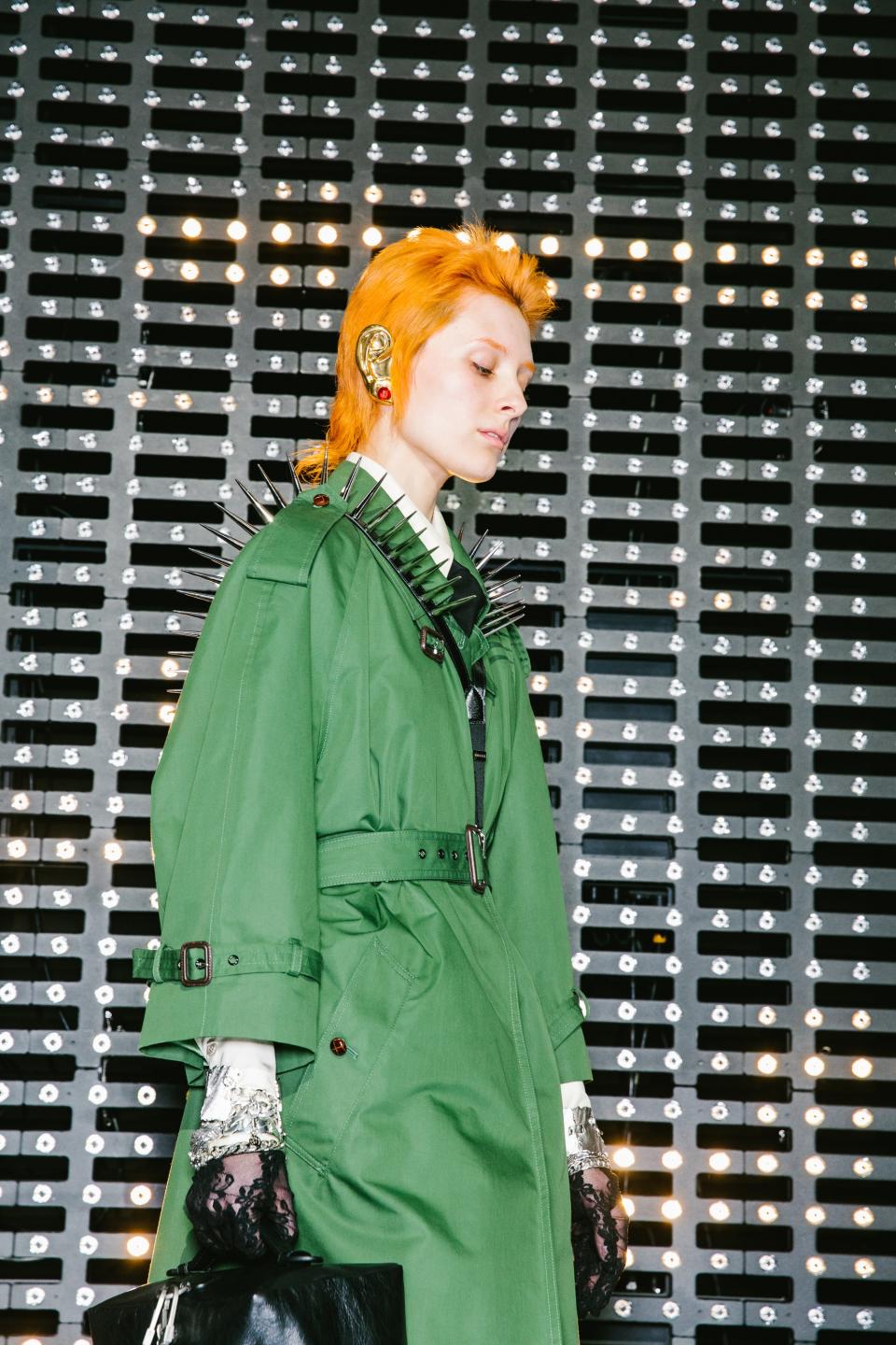 From applying faux tears to taking on a Ziggy Stardust mullet, 6 hair and makeup lessons straight from Gucci's fall show.