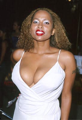 Lisa Nicole Carson at the Universal City premiere of Universal's Nutty Professor II: The Klumps