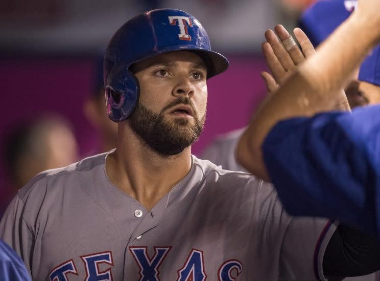 Free agent Mitch Moreland is reportedly headed to the Boston Red Sox. (Getty Images) 