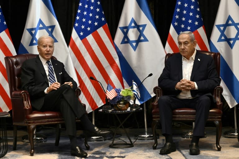 Joe Biden y Benjamin Netanyahu en Tel Aviv el 18 de octubre de 2023 (Brendan SMIALOWSKI)